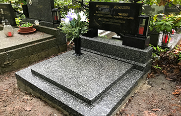 Urnový hrob - Pravidelná péče - Triquetra